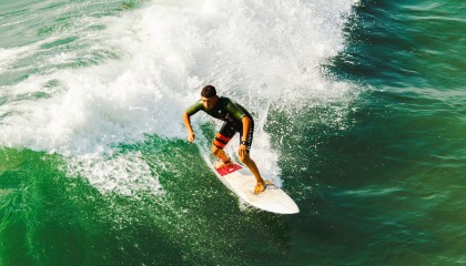 开云官方-特色校园足球课程在全国中小学推广，培养青少年运动习惯，校园足球特色学校申报材料完整版