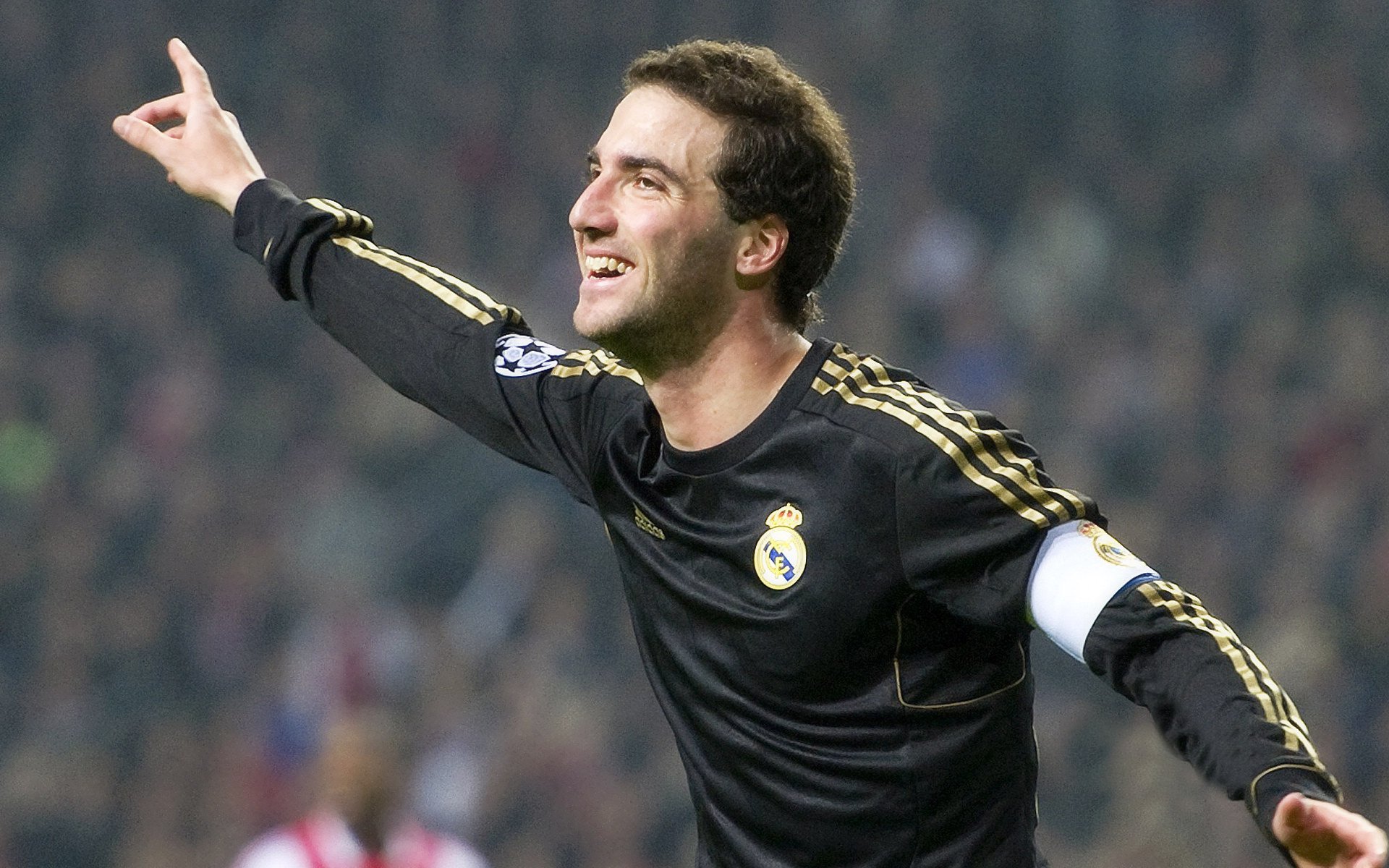 传奇车手的辉煌人生，传奇车队图片